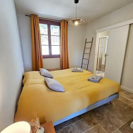 Prestige Avec Piscine - Dans Les Hauteurs De *