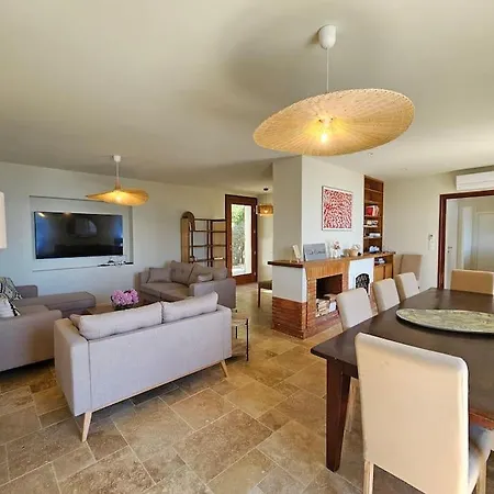 Prestige Avec Piscine - Dans Les Hauteurs De