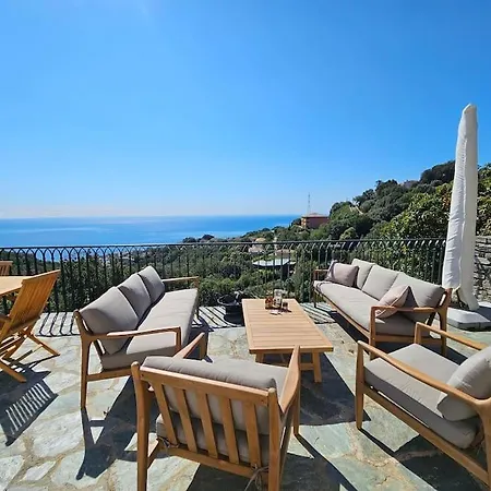 Prestige Avec Piscine - Dans Les Hauteurs De *