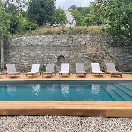 Prestige Avec Piscine - Dans Les Hauteurs De *