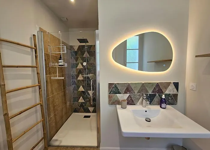 Prestige Avec Piscine - Dans Les Hauteurs De Villa Bastia (Corsica)