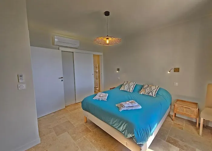 Prestige Avec Piscine - Dans Les Hauteurs De Villa Bastia (Corsica)