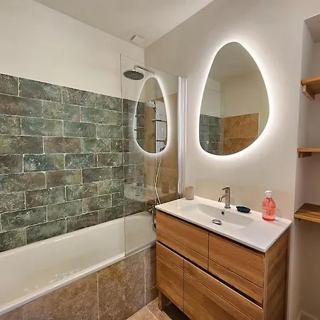 Prestige Avec Piscine - Dans Les Hauteurs De Villa Bastia (Corsica)