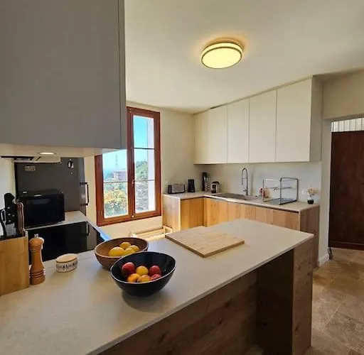 Prestige Avec Piscine - Dans Les Hauteurs De