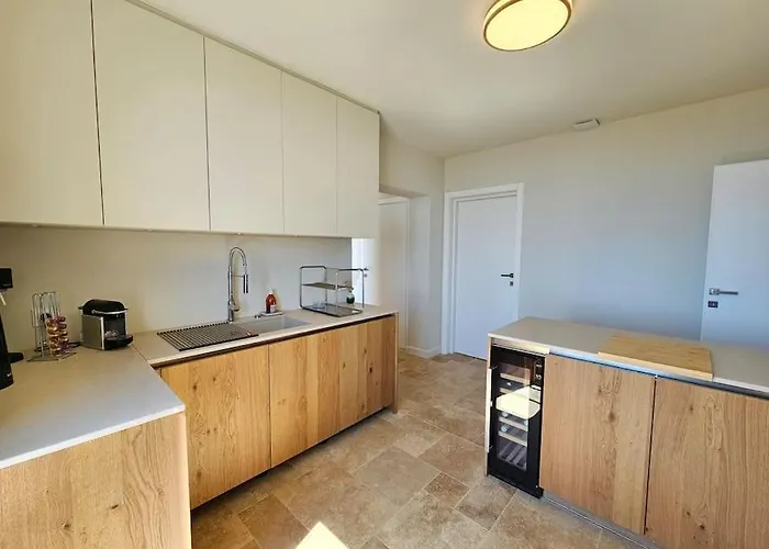 Prestige Avec Piscine - Dans Les Hauteurs De וילה