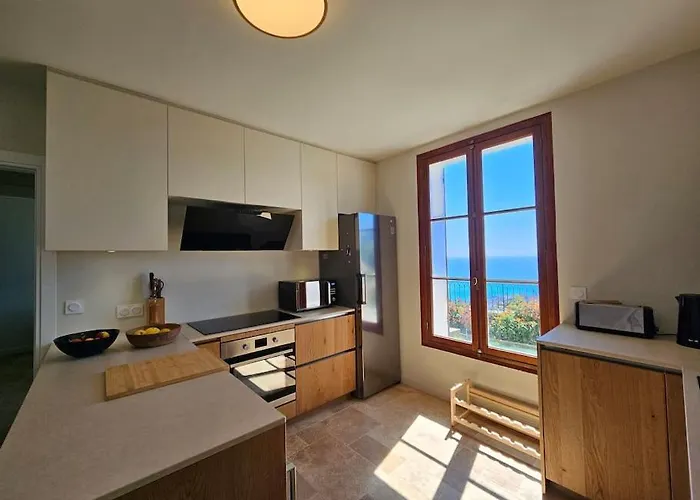 Prestige Avec Piscine - Dans Les Hauteurs De Villa Bastia (Corsica)