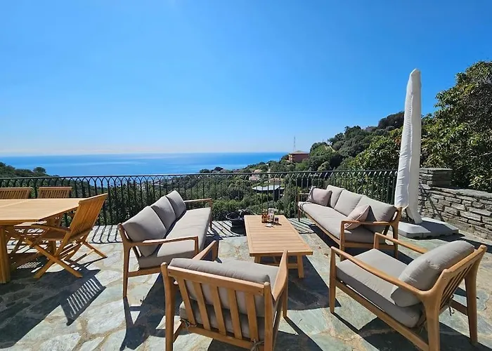 Prestige Avec Piscine - Dans Les Hauteurs De *