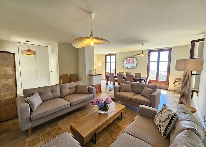 Prestige Avec Piscine - Dans Les Hauteurs De